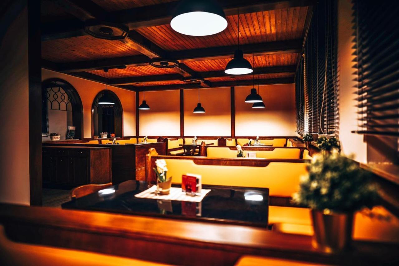 F Hotel 24H Check-In Hörsching エクステリア 写真